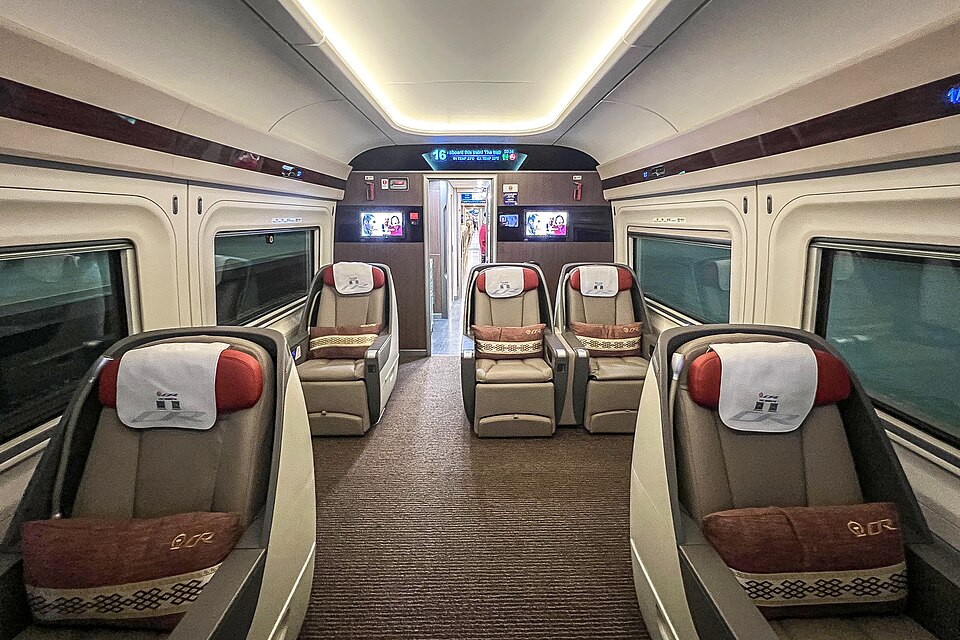 Business class · 1+2 pod seats