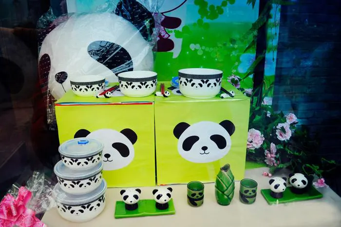 Panda merchandise, endless shelves