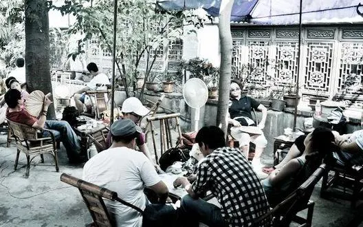 An afternoon in an old teahouse