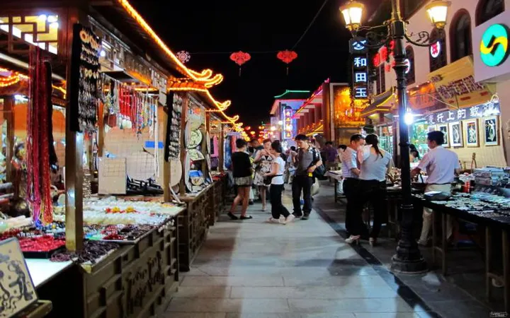 Dinner at Shazhou Night Market