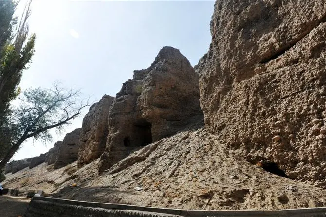 Western Thousand Buddha Caves: the cave you can argue with