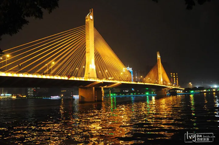 The Pearl River night cruise