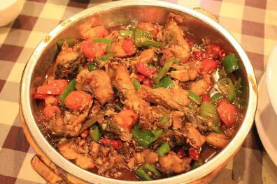 Stir-fried river snails, the night-market staple