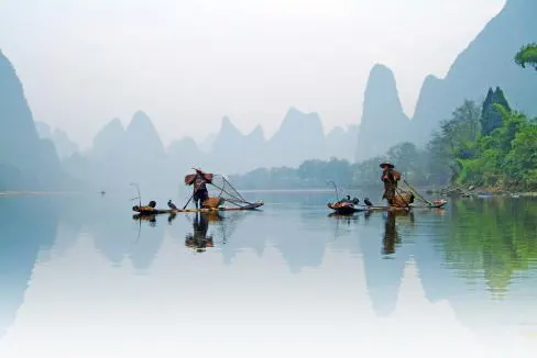 Ride a bamboo raft on the Yulong