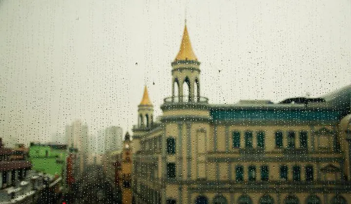 Central Street (Zhongyang Dajie)