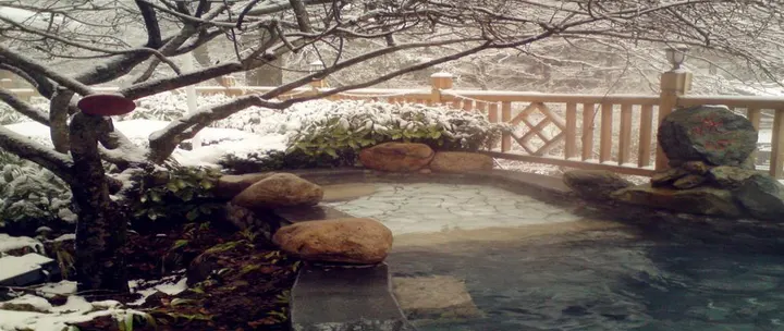 The hot spring: 42°C after the descent