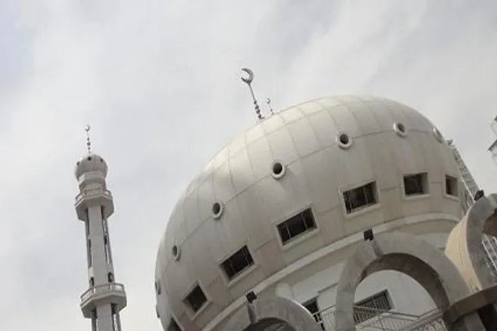 Look up at the Xiguan Mosque