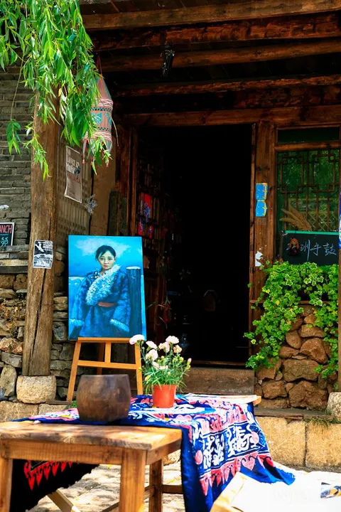 A craft shop in the old town