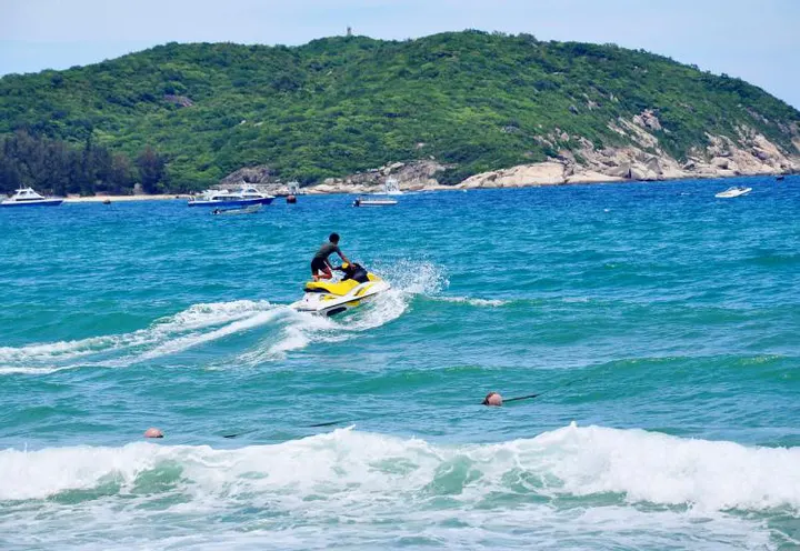 Diving and jet skis