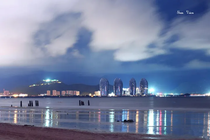 Haitang Bay and Houhai village