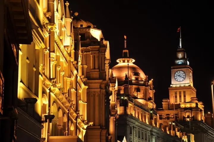 The world-architecture row of the Bund after dark