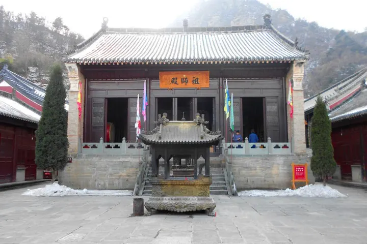 雪后的宫观