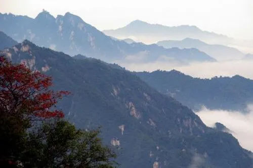 Cloud sea over the Qinling range, Xi'an's southern backdrop