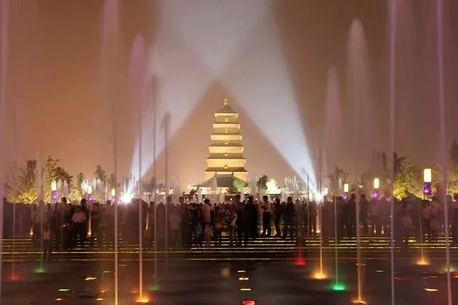 The musical fountain on the North Square after dark