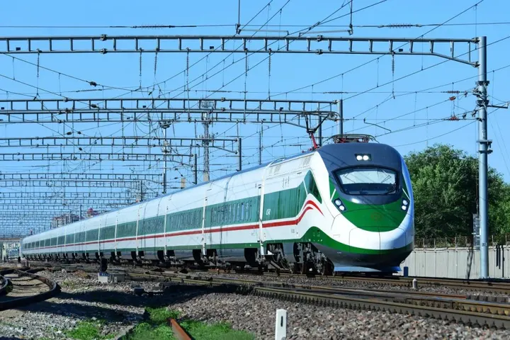 CR200J-C (复兴号) trainset