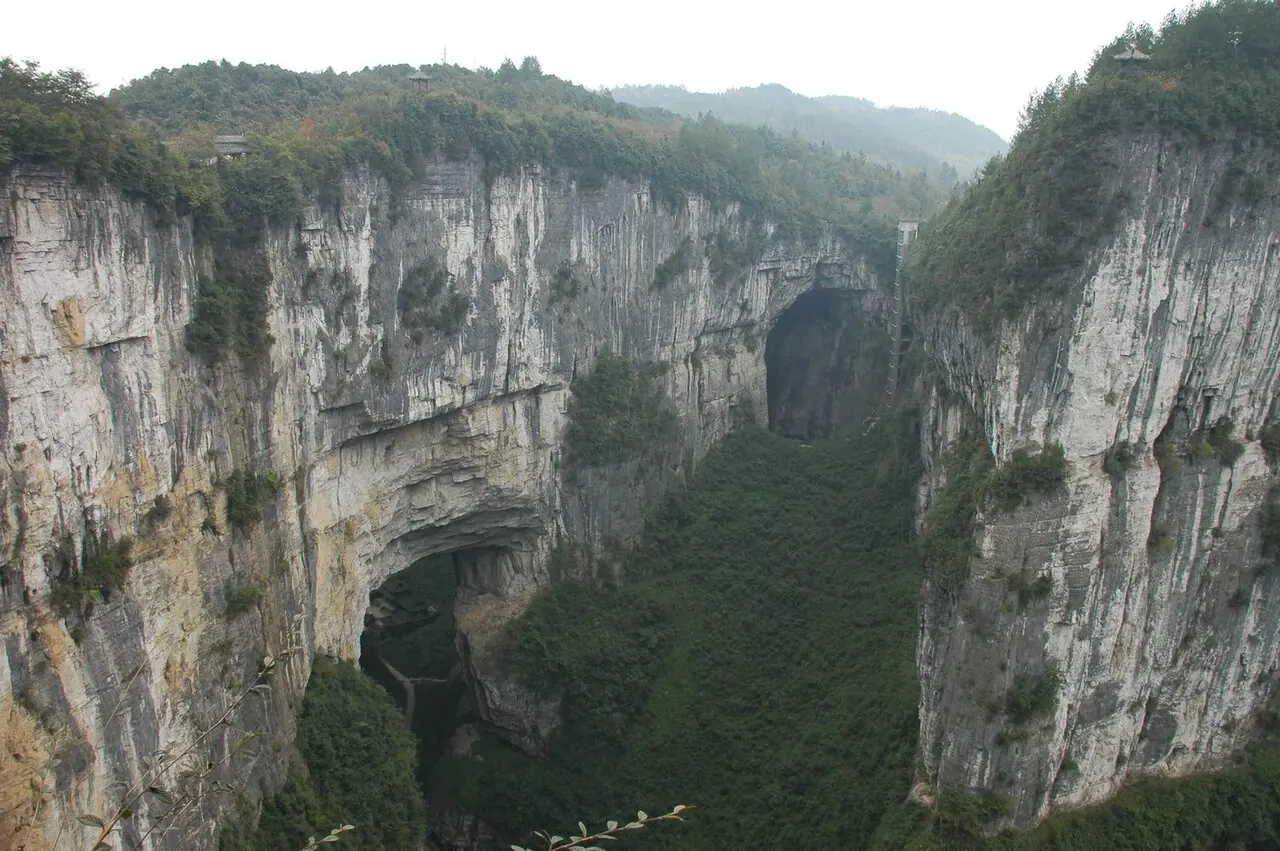 The natural bridge arch over the gorge