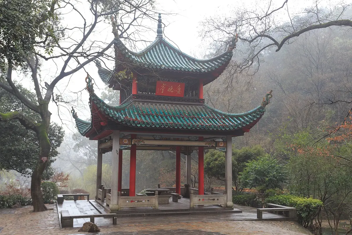 Aiwan Pavilion on the climb up Yuelu Mountain