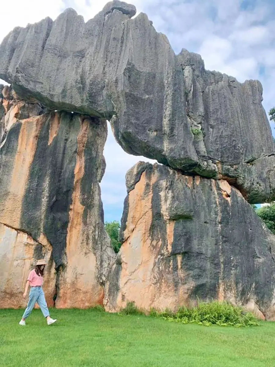A natural arch in the stone forest