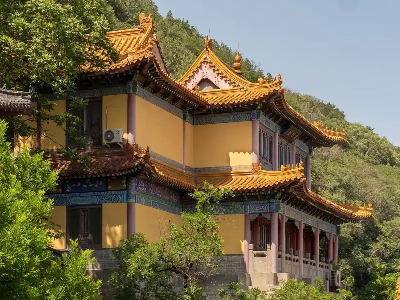 The monastery on Thousand Buddha Mountain