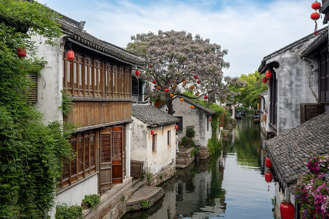 Xitang by day, Zhouzhuang by night