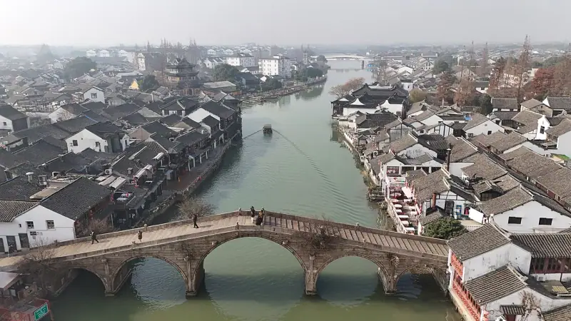 The five-arch Fangsheng Bridge