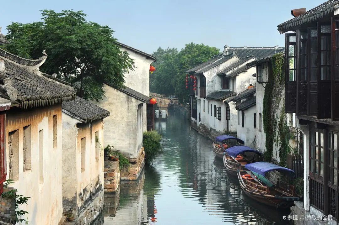 The old lanes along the canal