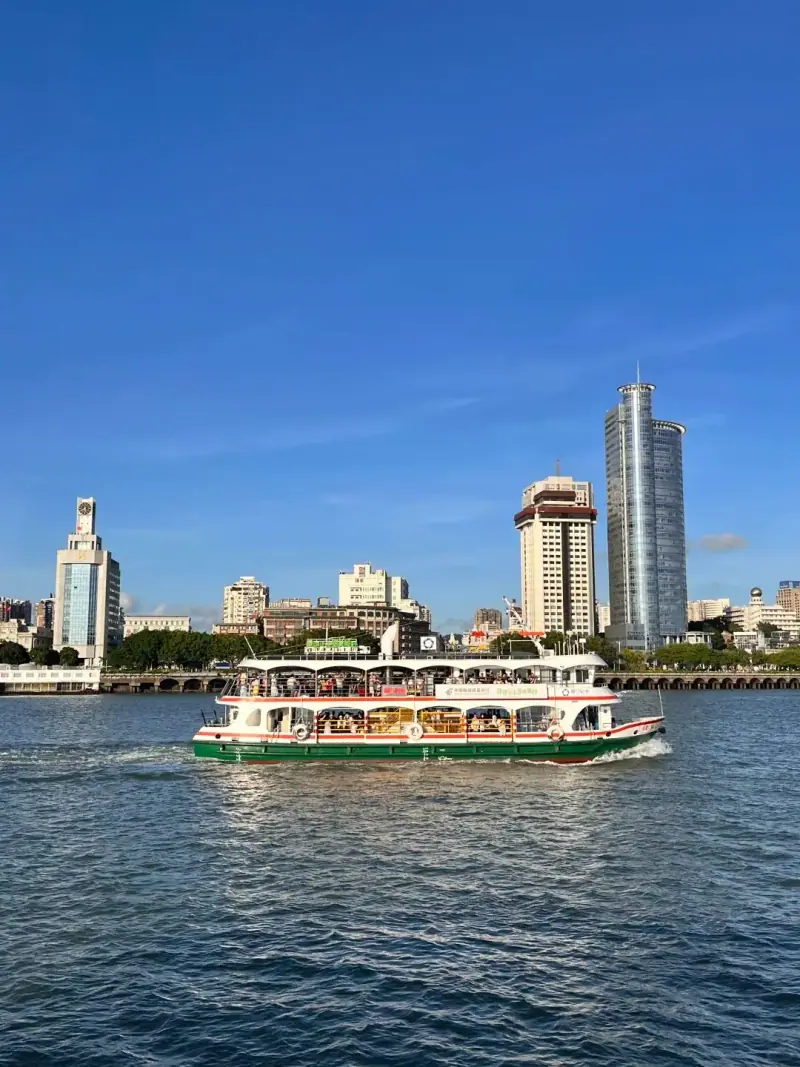 Approaching the island by ferry