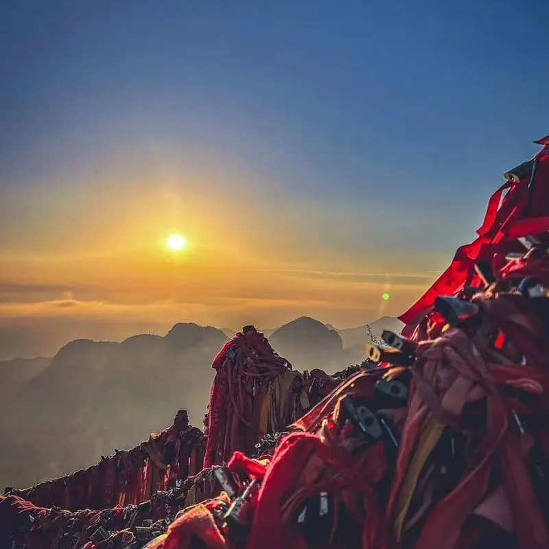 Mount Hua · West Peak up, North Peak down
