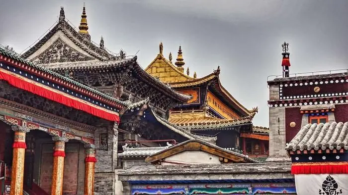 The golden roof and red walls of Kumbum
