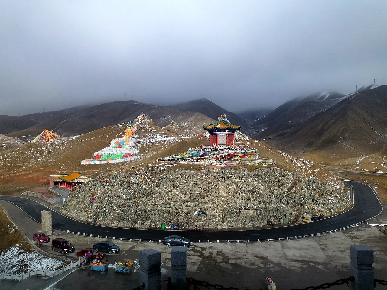 The Sun and Moon pavilions on Riyue Mountain