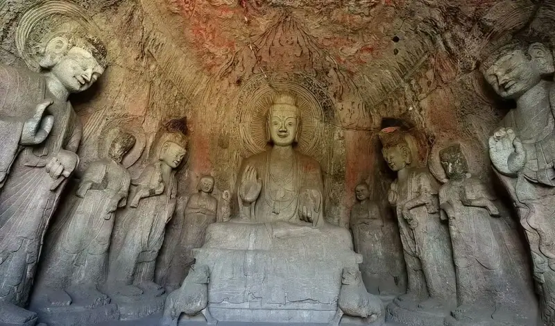 Buddhist niches at Longmen